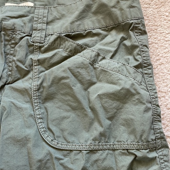 Green khaki shorts size 9/10 - Picture 3 of 4